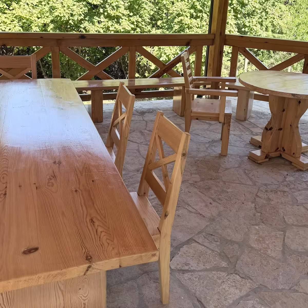 Drvene stolice od punog drveta