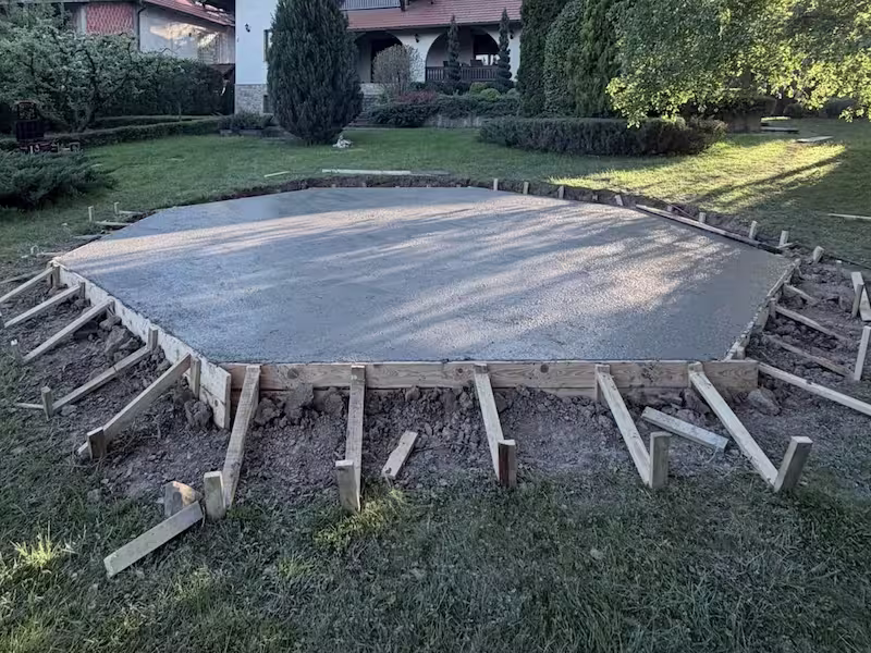 Betonski plato pripremljen za završne radove