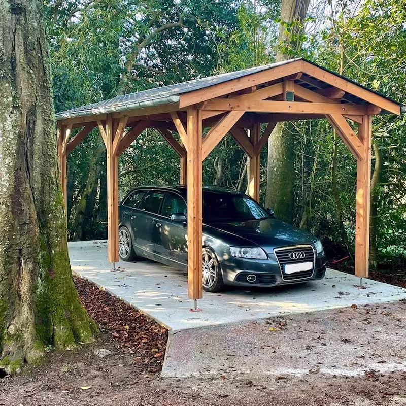 Auto nadstrešnica od masivnog drveta